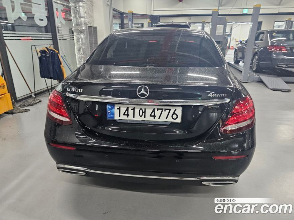 Mercedes-Benz E-Class W213 E300 4MATIC Exclusive (10.2020)