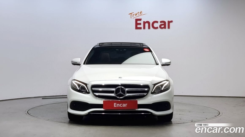 Mercedes-Benz E-Class W213 E300 Avangarde (06.2020)