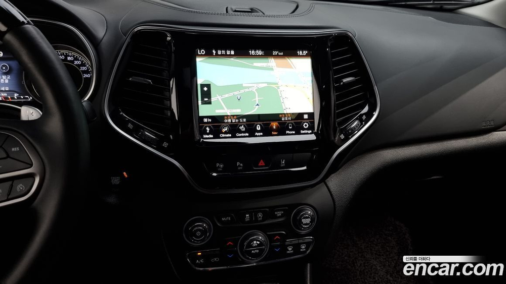 Jeep Cherokee (KL) 2.2 Дизель Overland 4WD (11.2019)