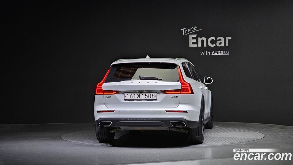 Volvo V60 Cross Country 2 Generation B5 Pro AWD (12.2021)