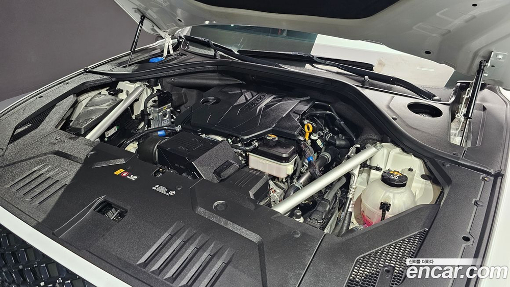 Genesis GV70 2.5T Бензин AWD (03.2021)