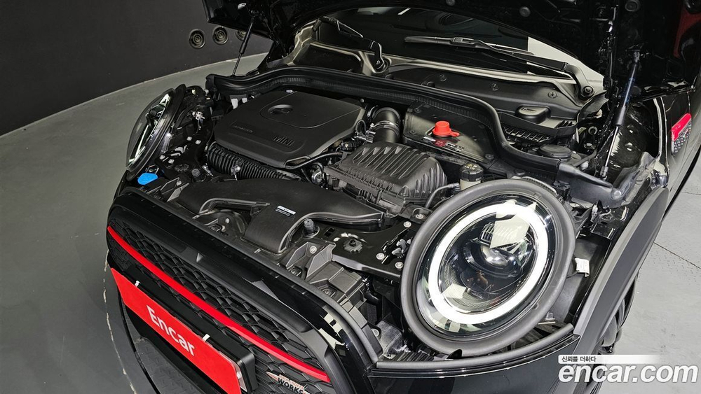 Mini Cooper S Convertible JCW (05.2023)