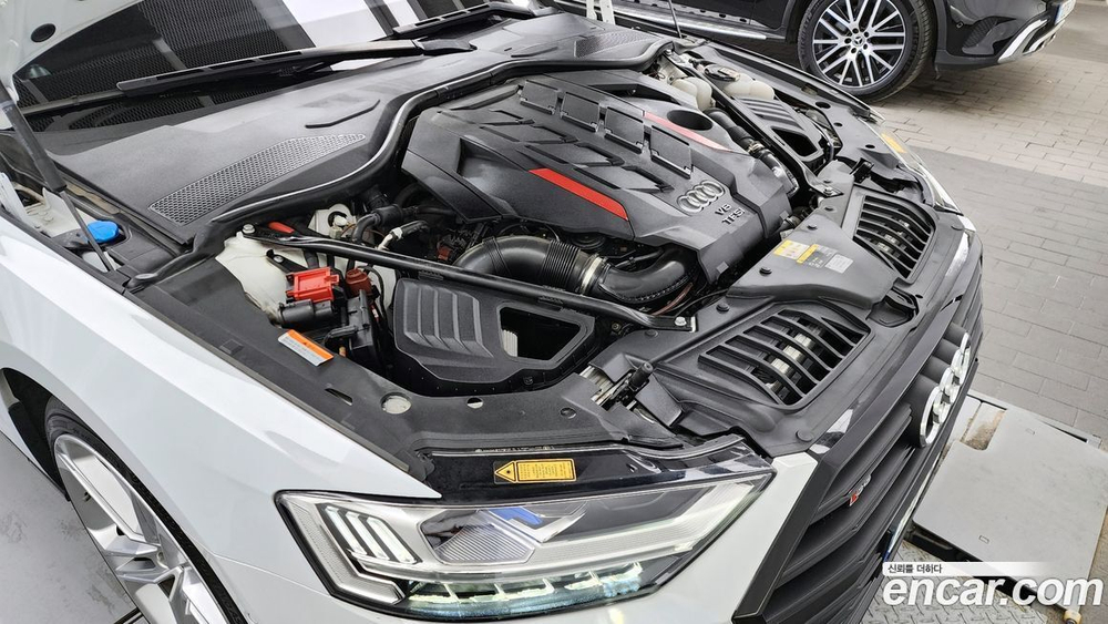 Audi S8 (D5) 4.0 TFSI Quattro LWB (06.2022)