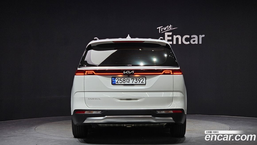 Kia Carnival (Sedona) 4 Generation Бензин 9-и местный Signatures (04.2023)