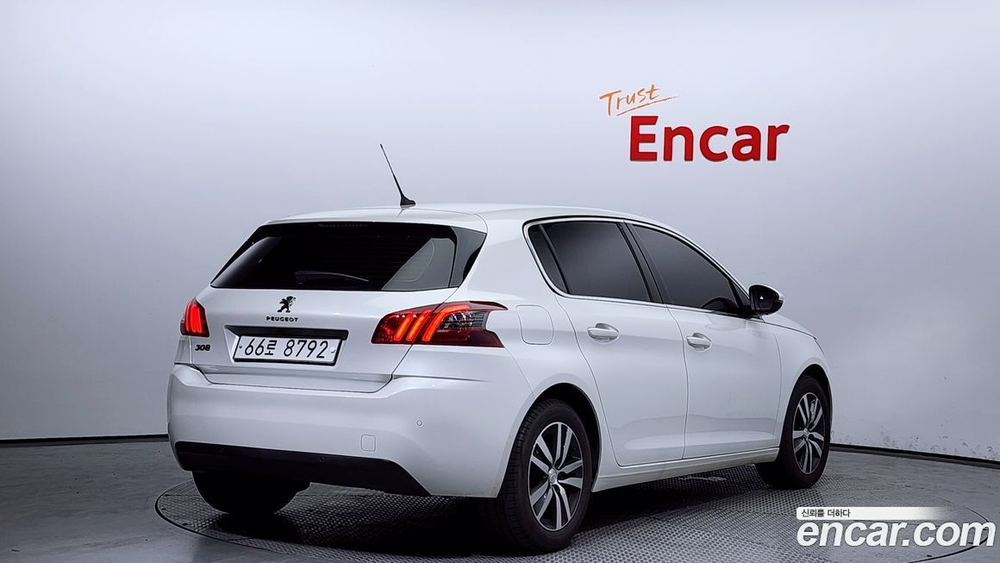 Peugeot 308 2 Generation 1.5 BlueHDi 알뤼르 (08.2019)