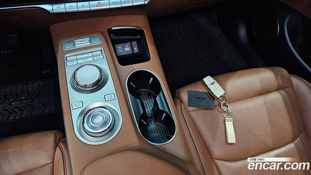 Genesis GV70 2.5T Бензин AWD (10.2021)
