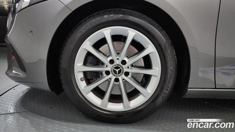 Mercedes-Benz A-Class W177 A220 Sedan (03.2020)