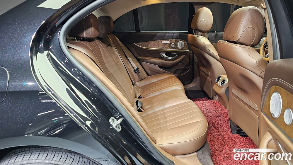 Mercedes-Benz E-Class W213 E300 4MATIC Exclusive (08.2019)