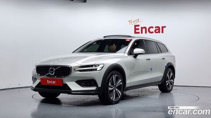 Volvo V60 Cross Country 2 Generation T5 Pro AWD (03.2020)