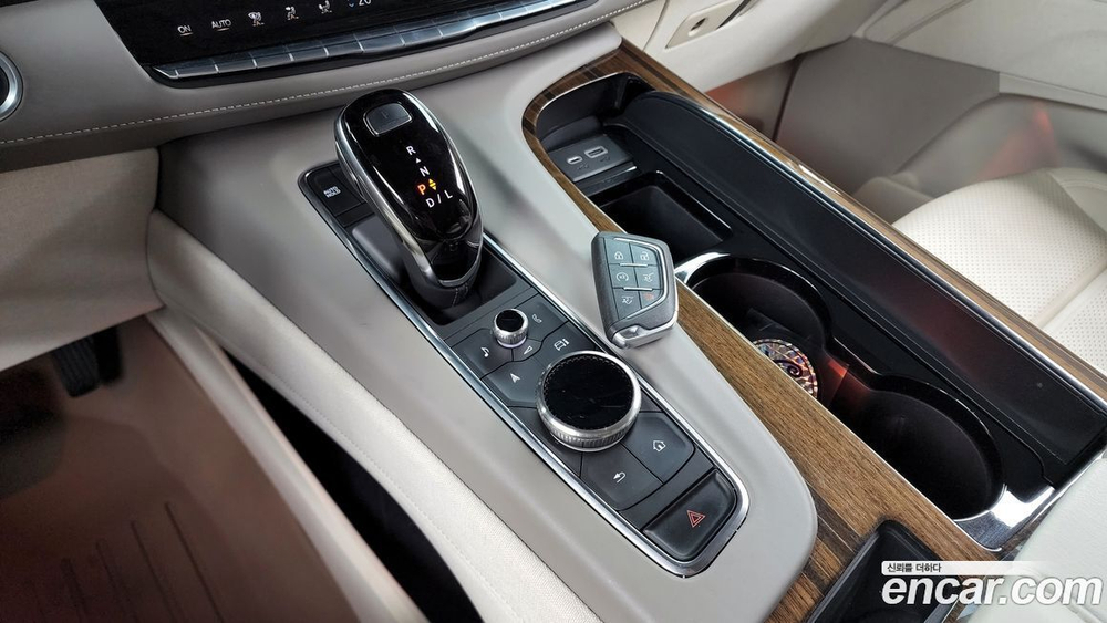 Cadillac Escalade 5 Generation 6.2 (08.2021)