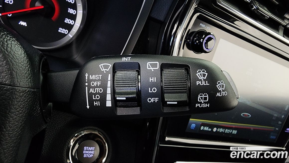 KG Mobility (Ssangyong) Very New Tivoli Бензин 1.5 2WD (06.2021)