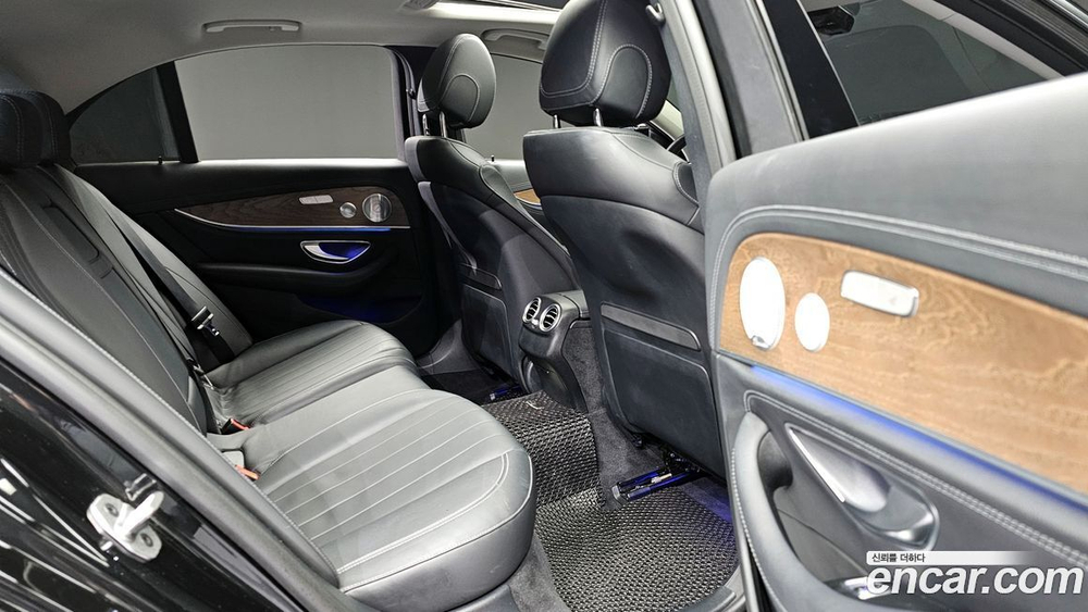 Mercedes-Benz E-Class W213 E300 4MATIC Exclusive (12.2019)