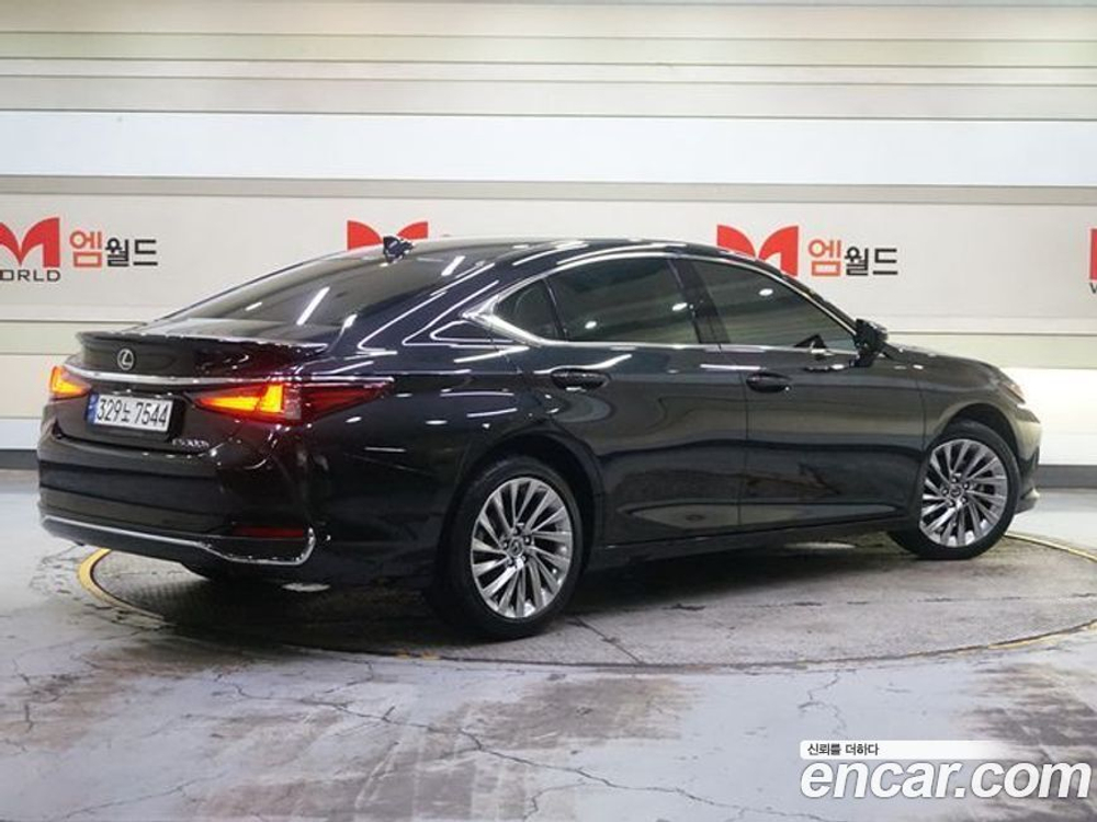 Lexus ES300h 7 Generation Executive (07.2023)
