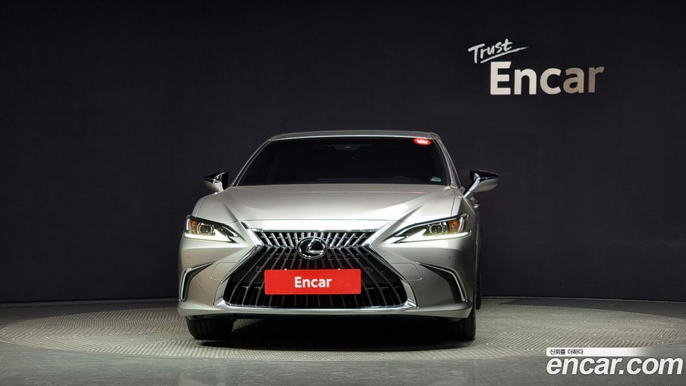 Lexus ES300h 7 Generation Luxury Plus (09.2022)