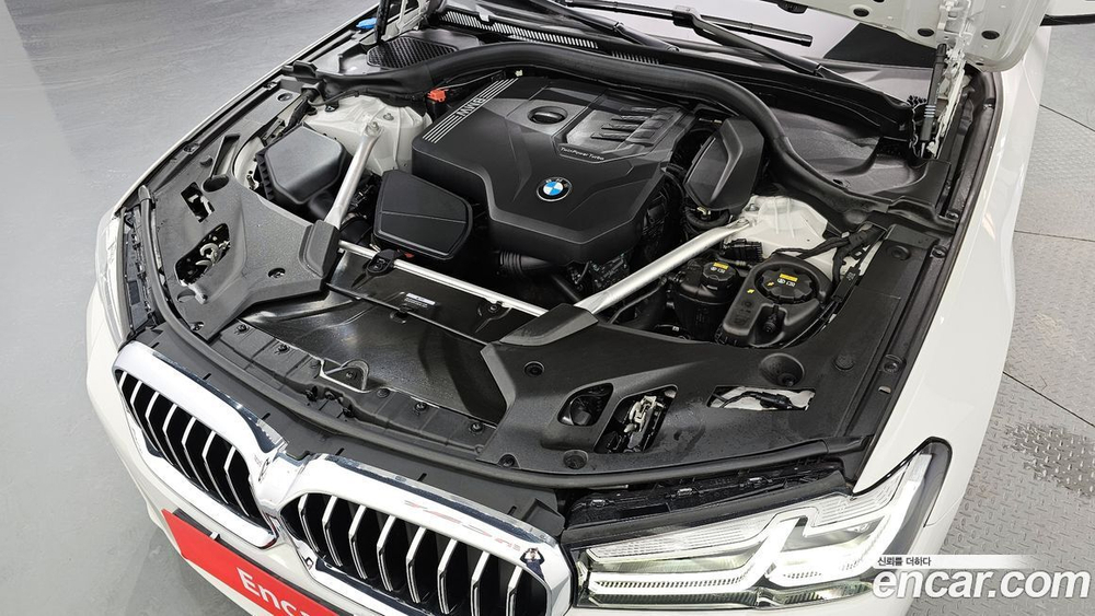 BMW 5 Series (G30) 520i M Sports (10.2022)