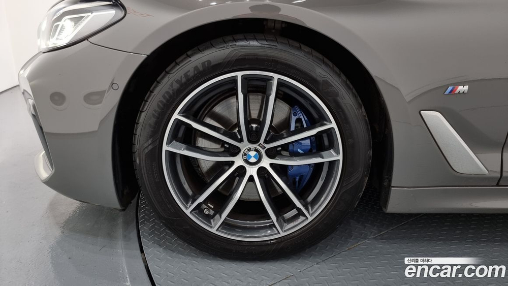 BMW 5 Series (G30) 520i M Sports (04.2021)