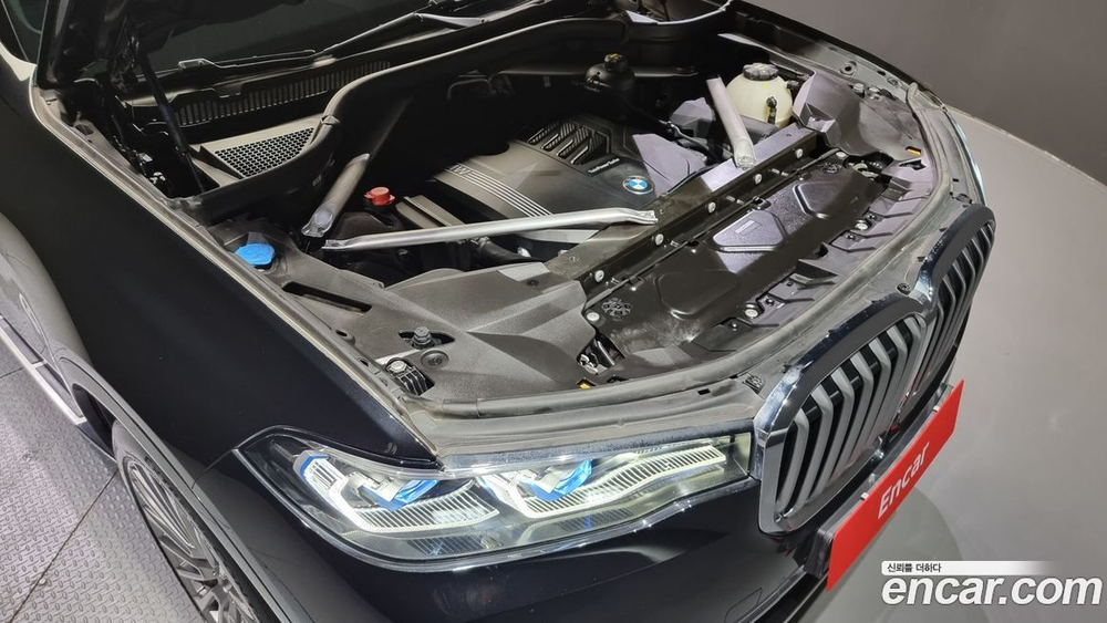 BMW X7 (G07) xDrive 40i Design Pure Excellence 7-и местный (03.2021)