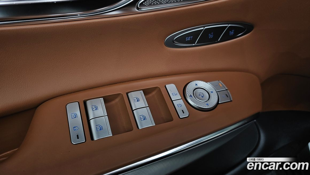 Genesis GV70 2.5T Бензин AWD (01.2023)