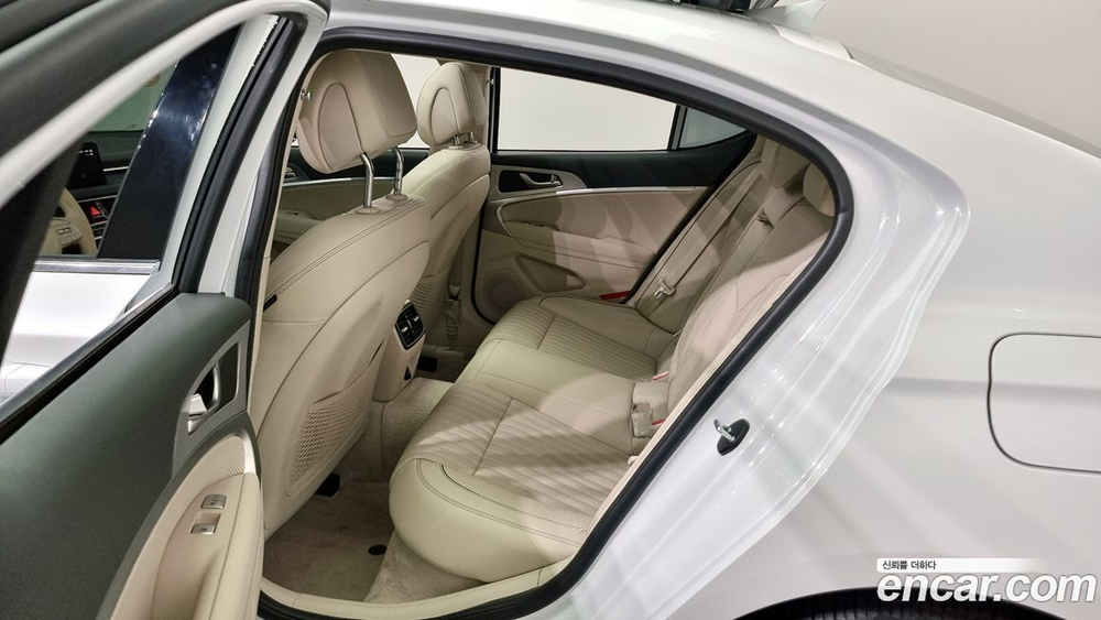 Genesis The New G70 Бензин 2.0T 2WD (07.2021)