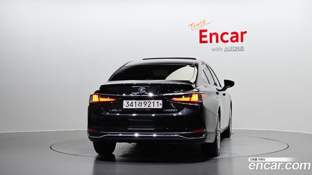 Lexus ES300h 7 Generation Executive (12.2021)