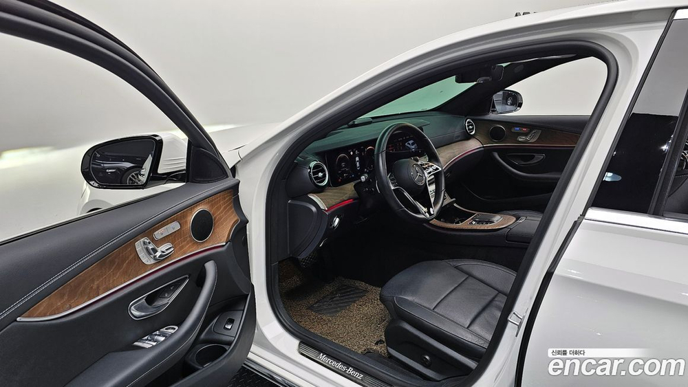 Mercedes-Benz E-Class W213 E220d 4MATIC Exclusive (08.2021)