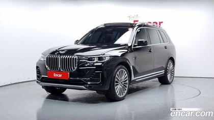 BMW X7 (G07) xDrive 40i Design Pure Excellence 7-и местный (03.2021)