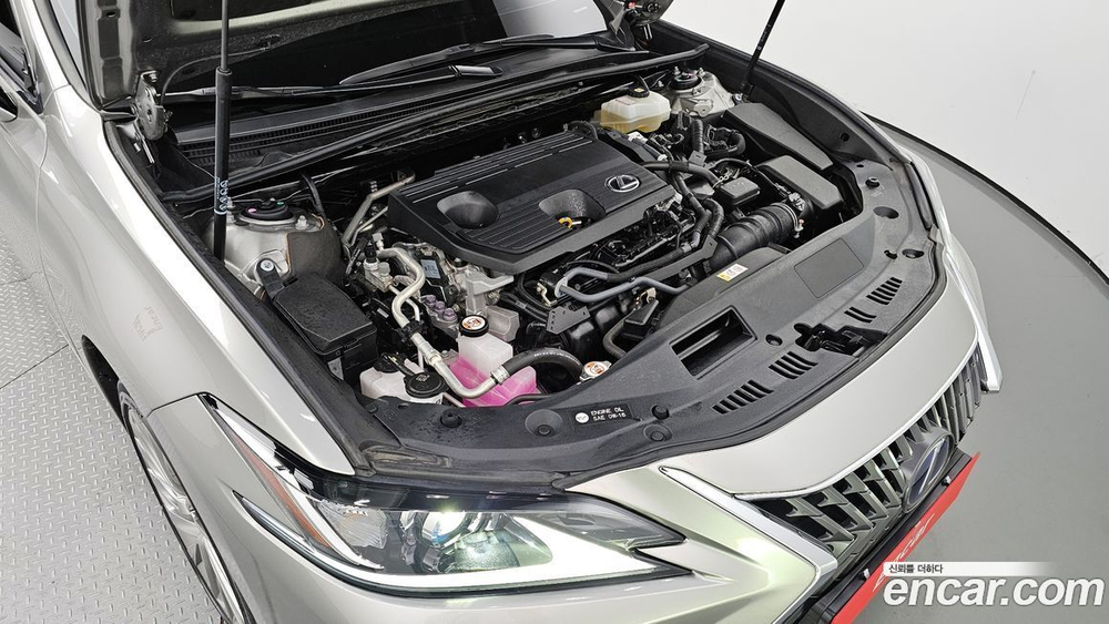 Lexus ES300h 7 Generation Luxury Plus (08.2022)