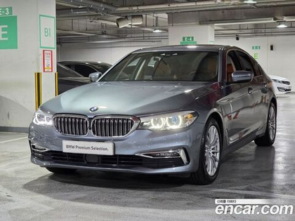 BMW 5 Series (G30) 520i Luxury (09.2019)