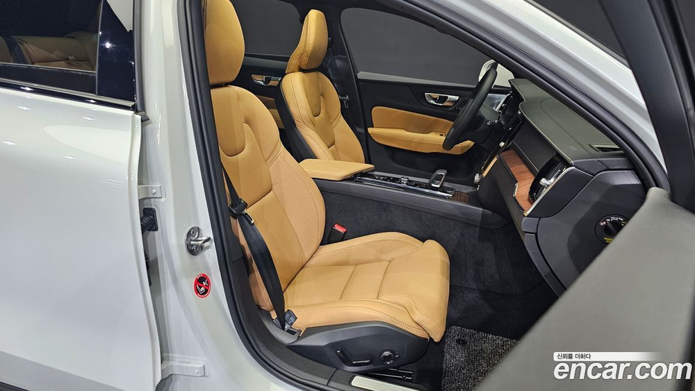 Volvo V60 Cross Country 2 Generation B5 Pro AWD (02.2022)