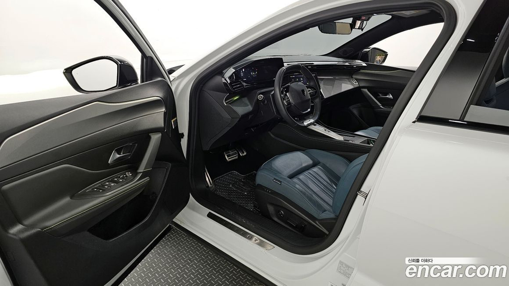 Peugeot 408 1.2 Pure Tech GT (09.2023)