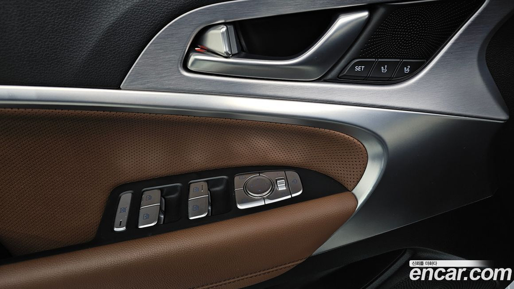 Genesis G70 2.0T AWD (11.2019)