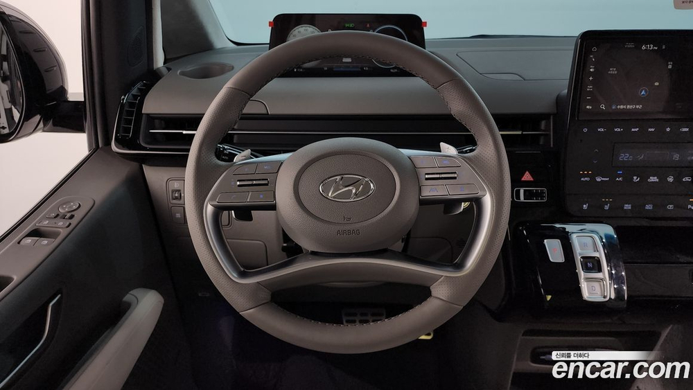 Hyundai Staria 4WD 라운지 9-и местный (11.2023)