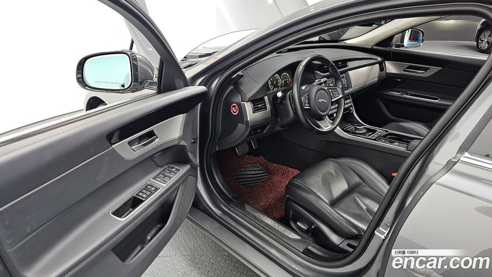Jaguar XF (X260) 20d Prestige (10.2019)