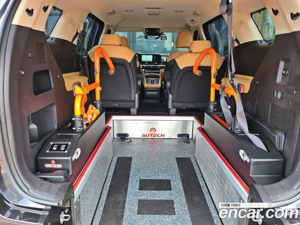 Kia Carnival (Sedona) 4 Generation Бензин 5-и местный 휠체어 리프트 (03.2023)