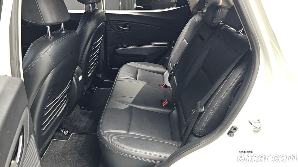 KG Mobility (Ssangyong) Very New Tivoli Бензин 1.5 2WD (11.2020)
