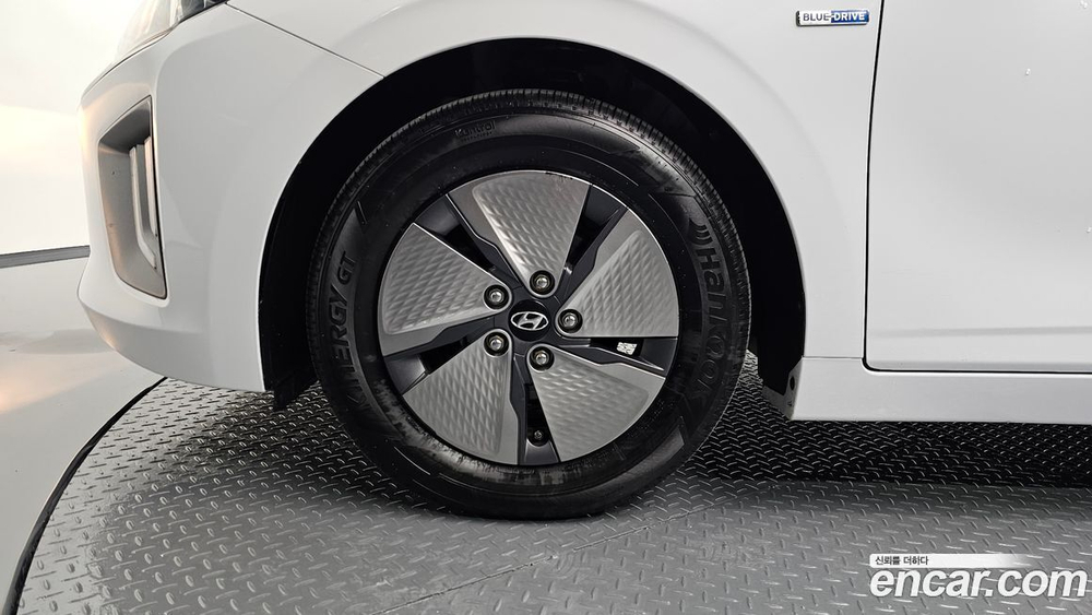 Hyundai The New Ionic Hybrid 1.6 HEV (11.2019)