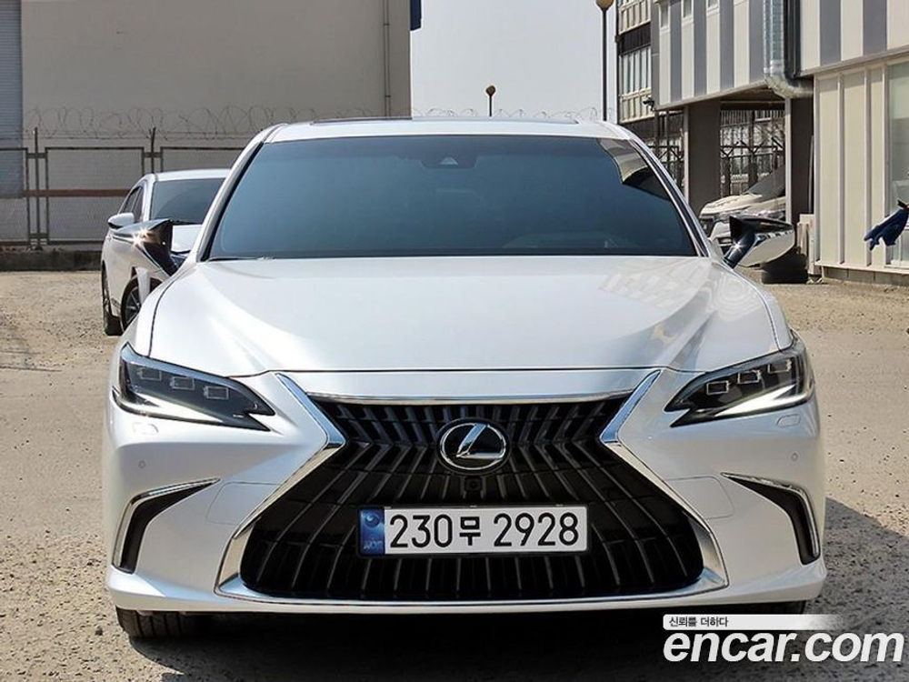 Lexus ES300h 7 Generation Executive (06.2023)