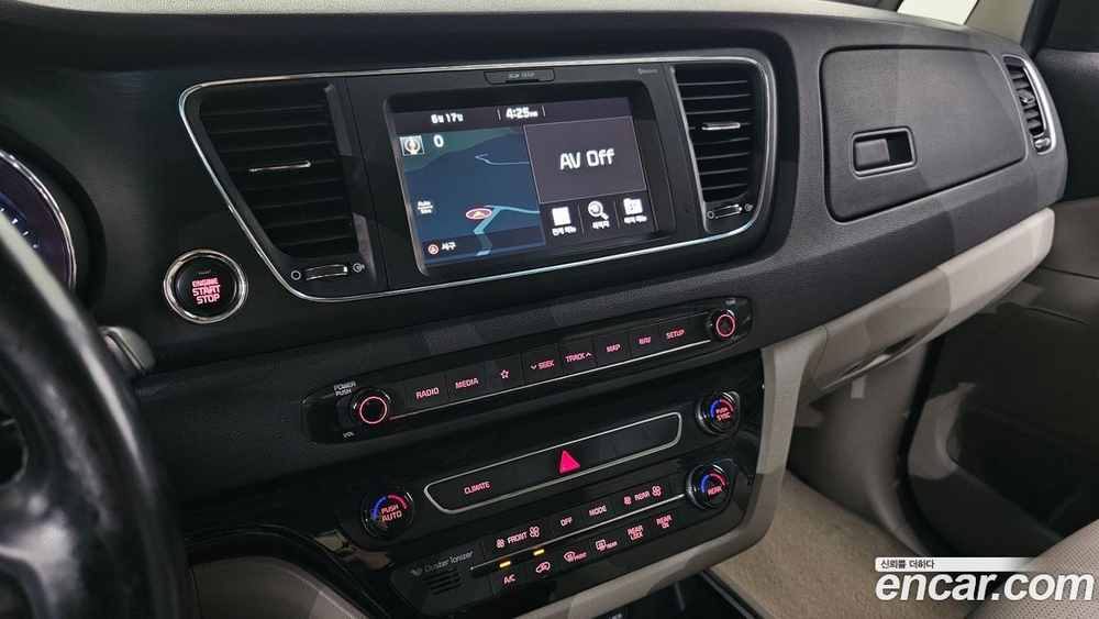 Kia The New Carnival (Sedona) 9-и местный Luxury (04.2020)