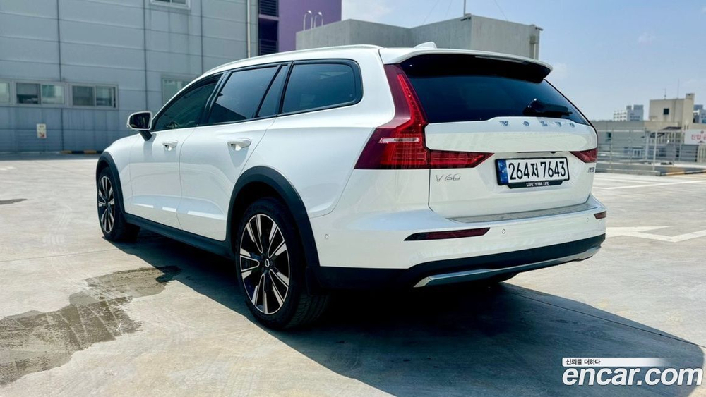 Volvo V60 Cross Country 2 Generation B5 Ultimate AWD (08.2023)
