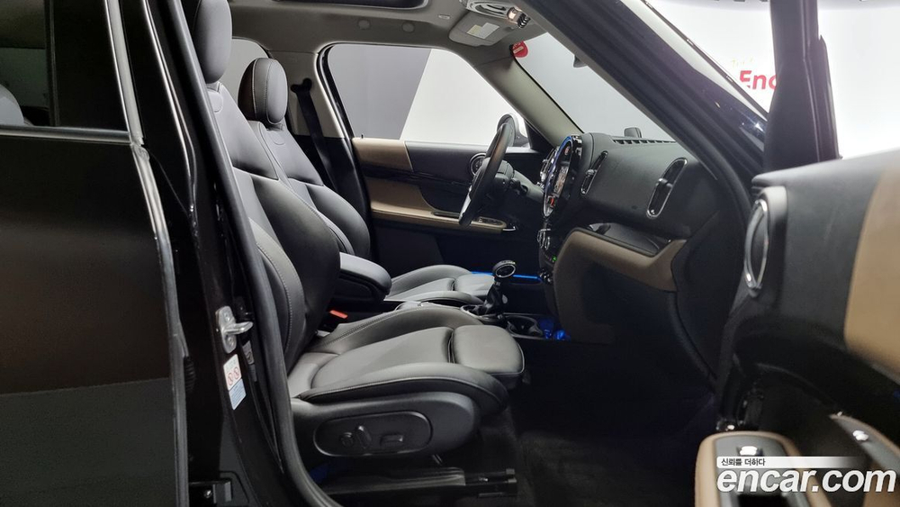 Mini Cooper Countryman HIGH (09.2019)
