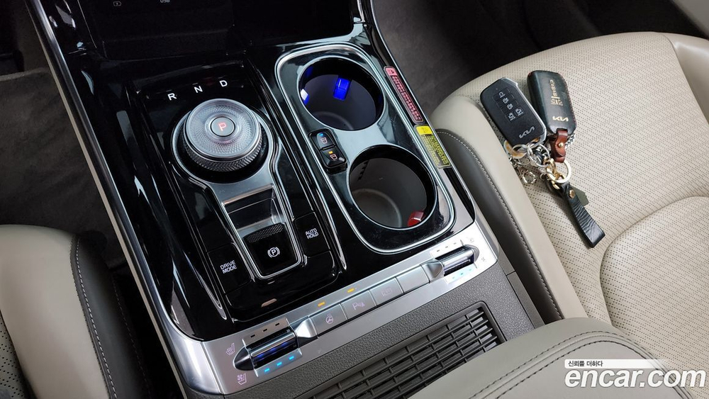 Kia Carnival (Sedona) 4 Generation Бензин 4-и местный High Limousine (12.2021)