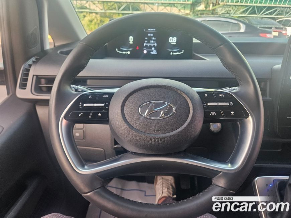 Hyundai Staria 4WD Tourer 11-и местный (05.2022)