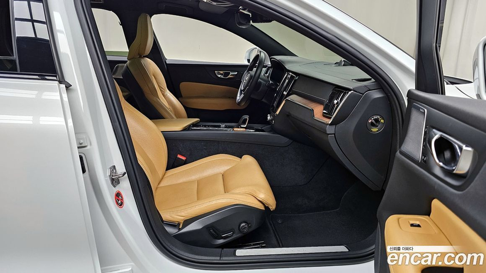 Volvo V60 Cross Country 2 Generation B5 Pro AWD (12.2021)