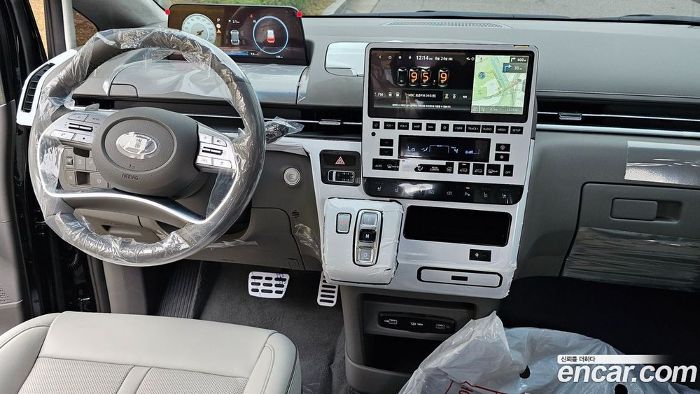Hyundai Staria 4WD 라운지 9-и местный (08.2023)