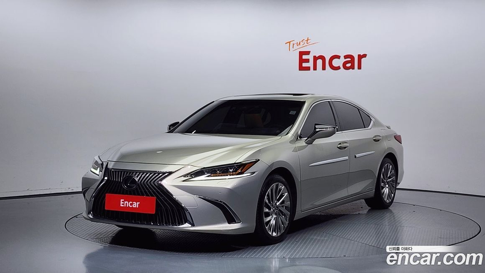 Lexus ES300h 7 Generation Executive (09.2019)
