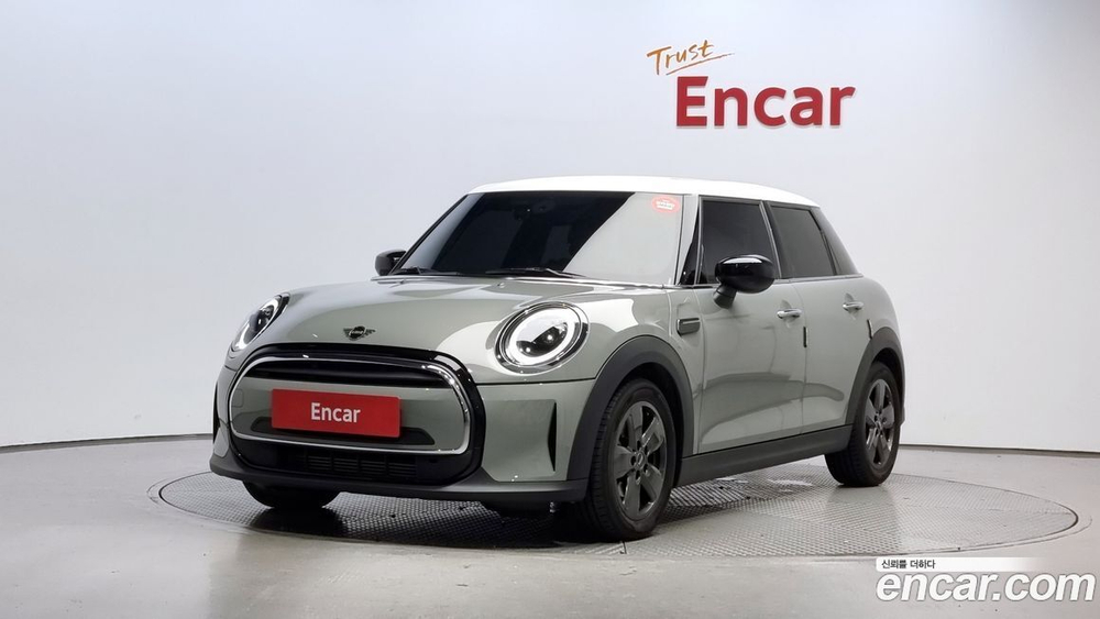 Mini Cooper 5 дверей Classic (07.2022)