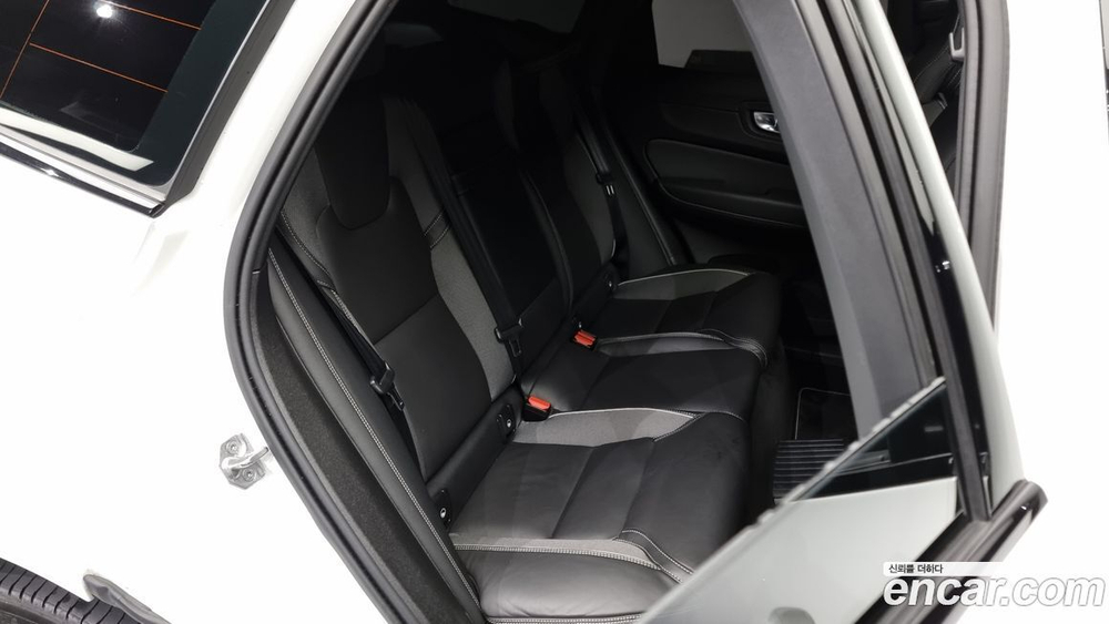 Volvo XC60 2 Generation T8 R-Design (01.2021)