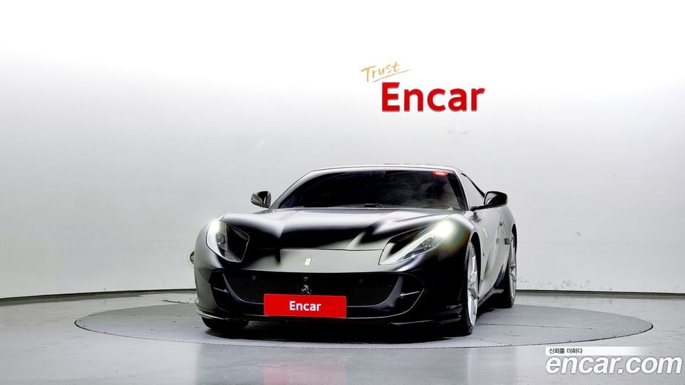 Ferrari 812 Superfast 6.5 V12 (11.2019)