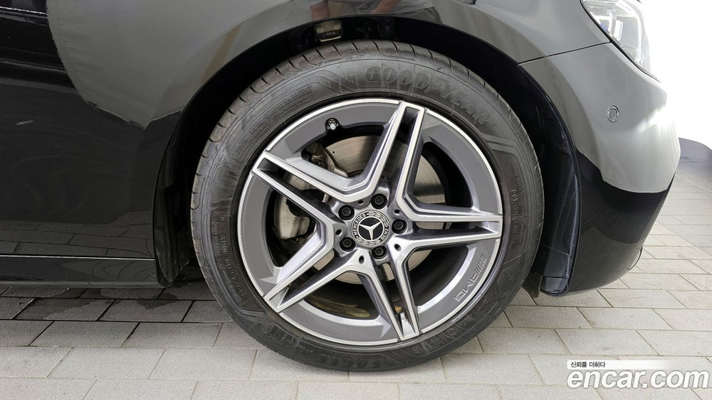 Mercedes-Benz E-Class W213 E250 Avangarde (09.2023)