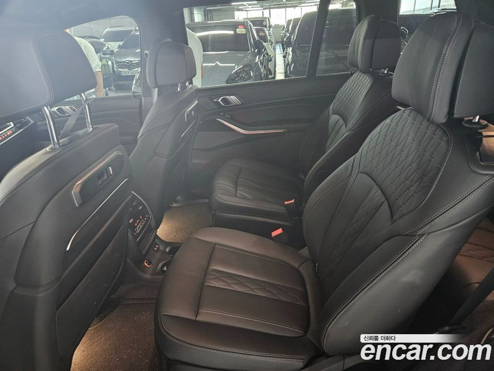 BMW X7 (G07) xDrive 40i M Sports 6-и местный (03.2024)